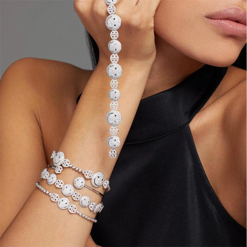 一张笑脸，风靡整个街头潮流