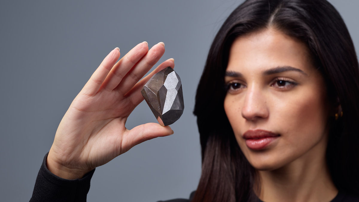 全球最大切割天然钻石“谜 (Enigma)”花落谁家？