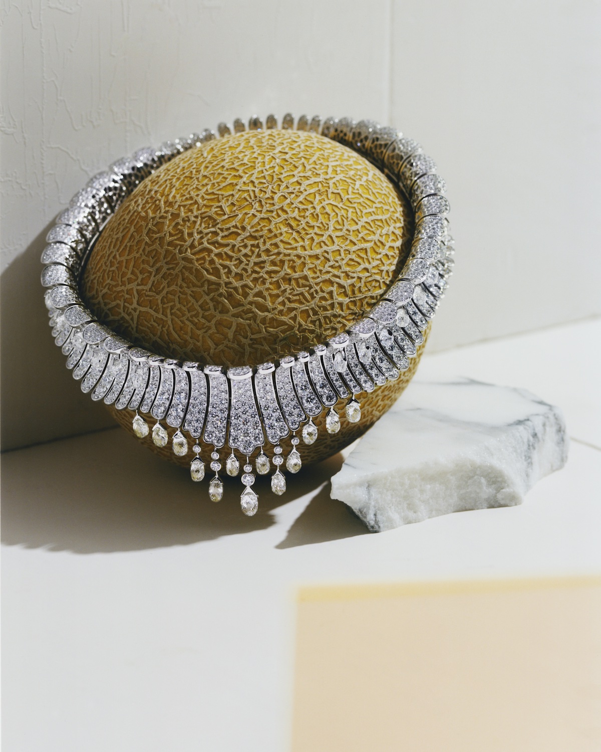 8款独具魅力的天然钻石珠宝亮相2022巴黎高级珠宝展