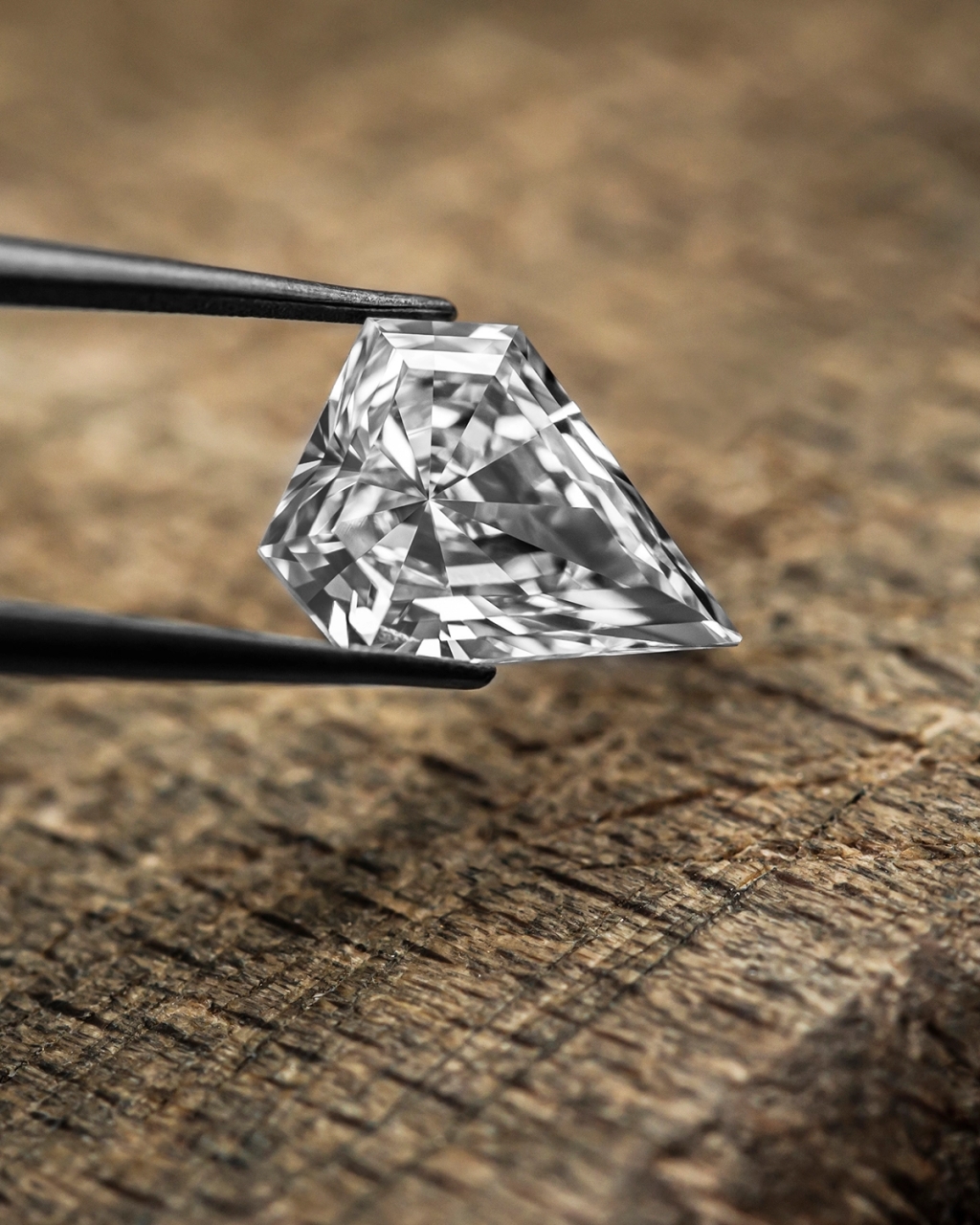 斐登耀目呈现全新高级珠宝系列和“Hero Cut”钻石切割工艺