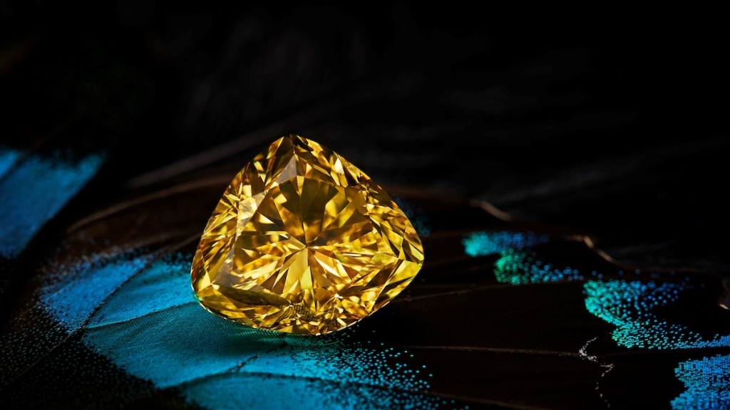 Maison Mazerea倾心打造全球首个“高定钻石之家”天然艳彩黄钻。图片来源：Maison Mazerea