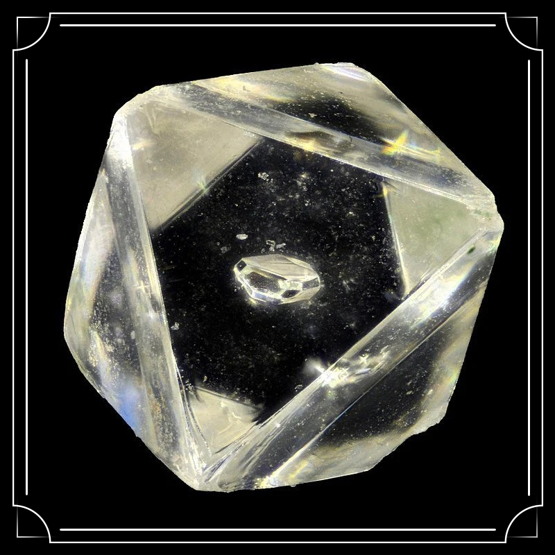 蕴藏在天然钻石内的缤纷世界