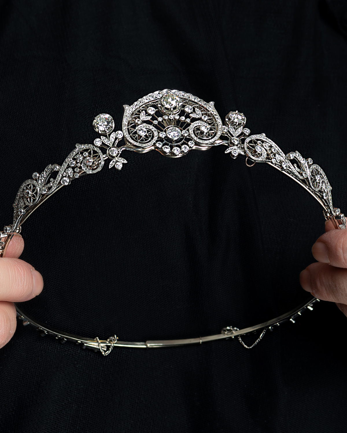 如何让古董珠宝焕然一新？