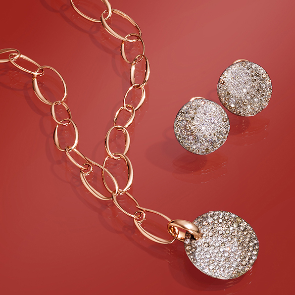 以天然钻石作画的能工巧匠