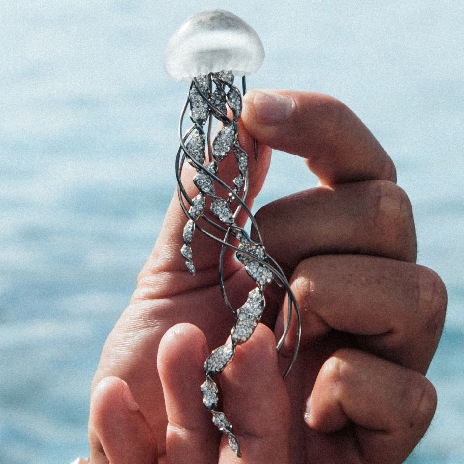 潜入深海，探寻天然钻石高级珠宝的无限可能