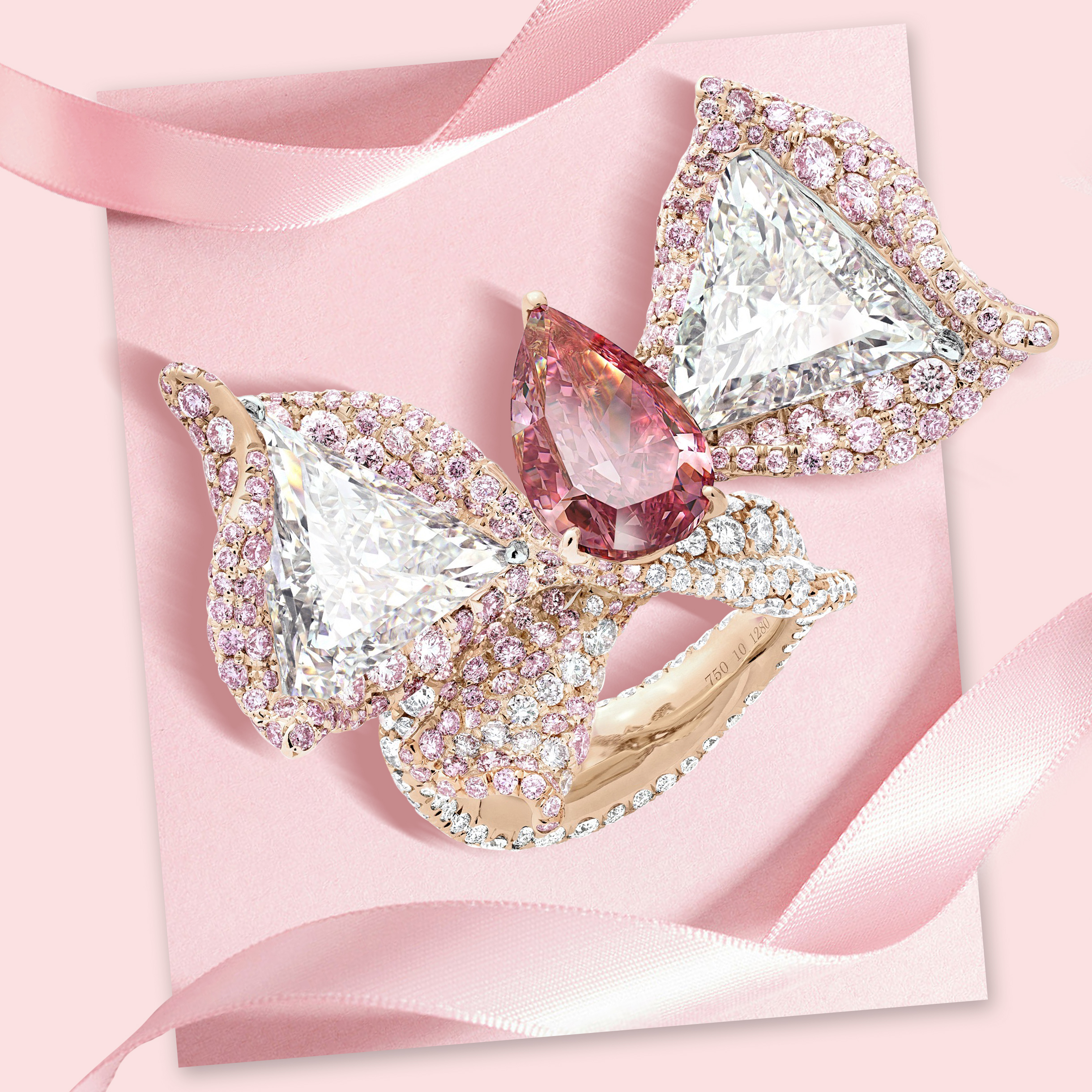 流光溢彩的天然钻石缎带