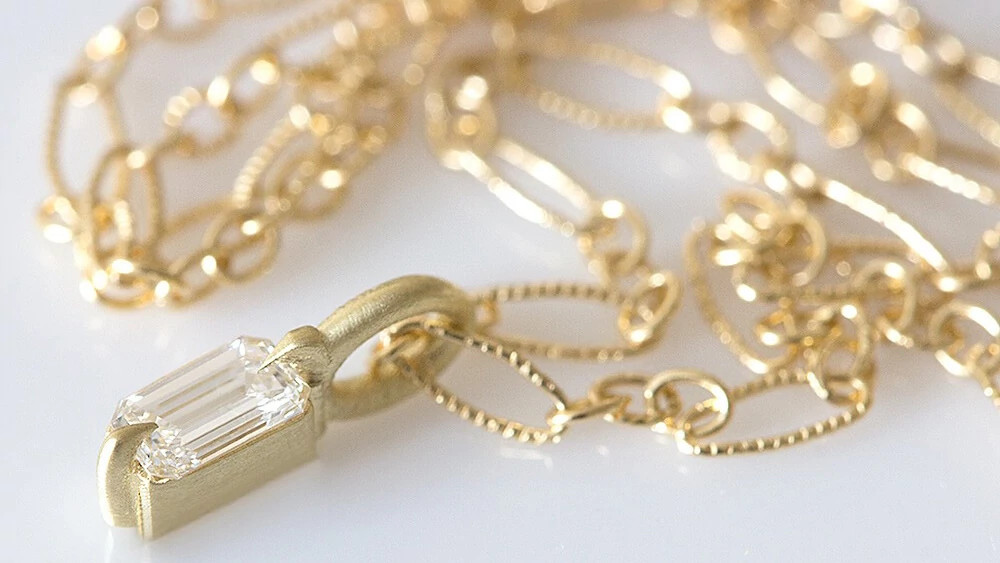 珠宝女设计师，燃起你的天然钻石购买欲