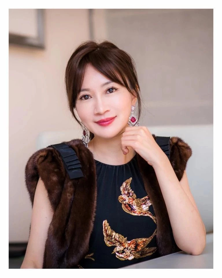 Anna Hu