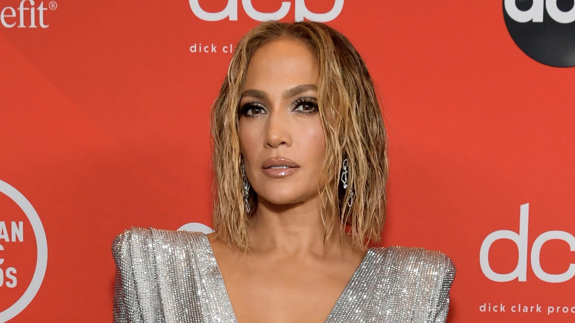 极具未来感的荧光钻石，会成为派对“新宠”吗？