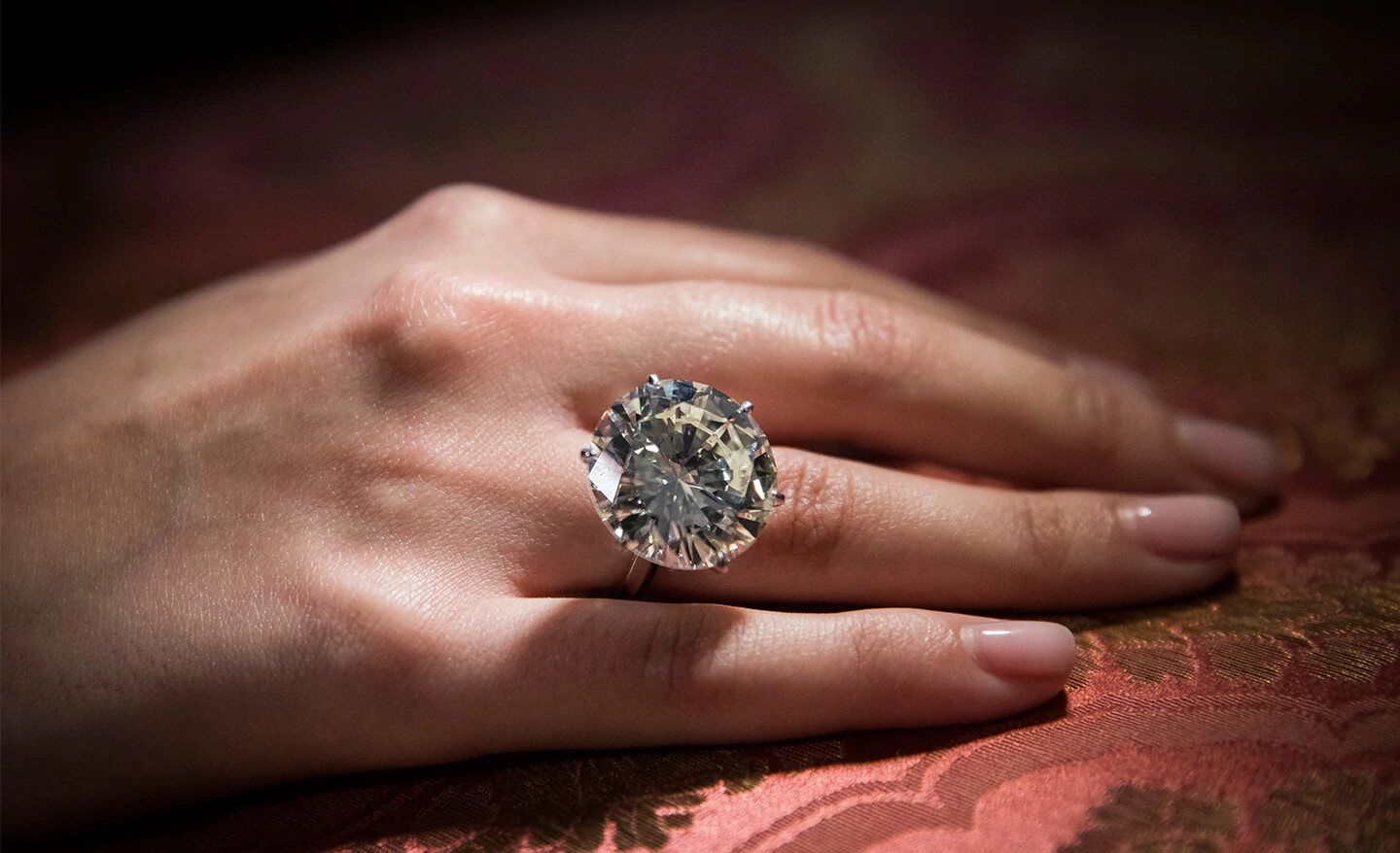 明星的天然钻石价值不止于收藏，还有更深远的寓意