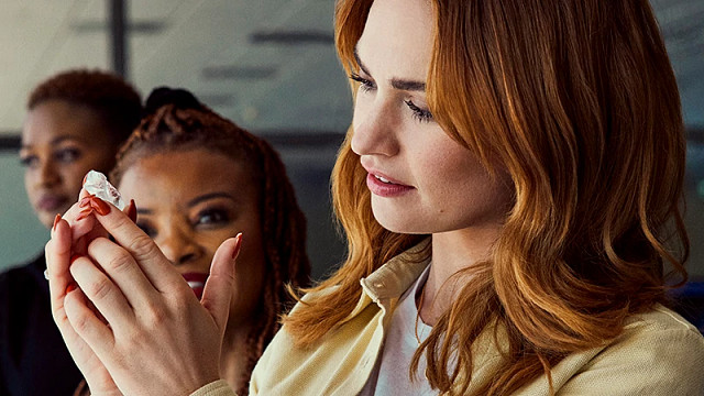 莉莉·詹姆斯（Lily James）造访博茨瓦纳
