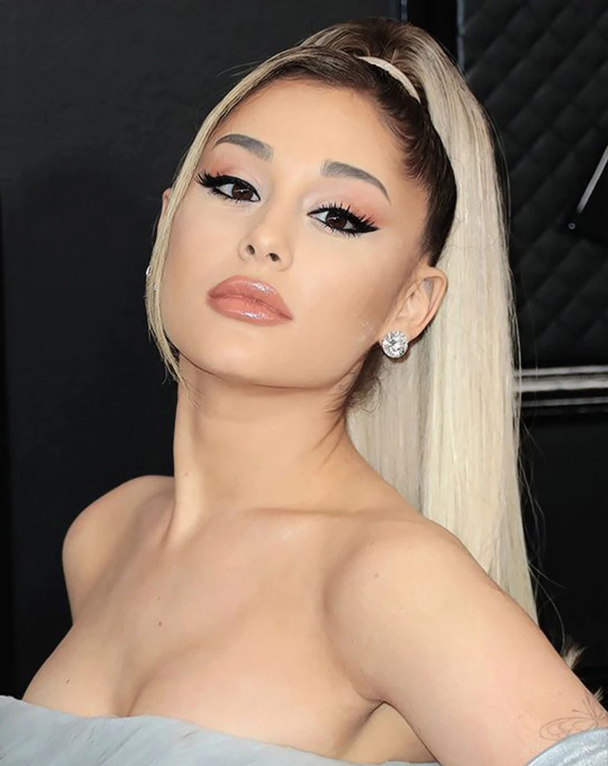 爱莉安娜·格兰德（Ariana Grande）红毯造型