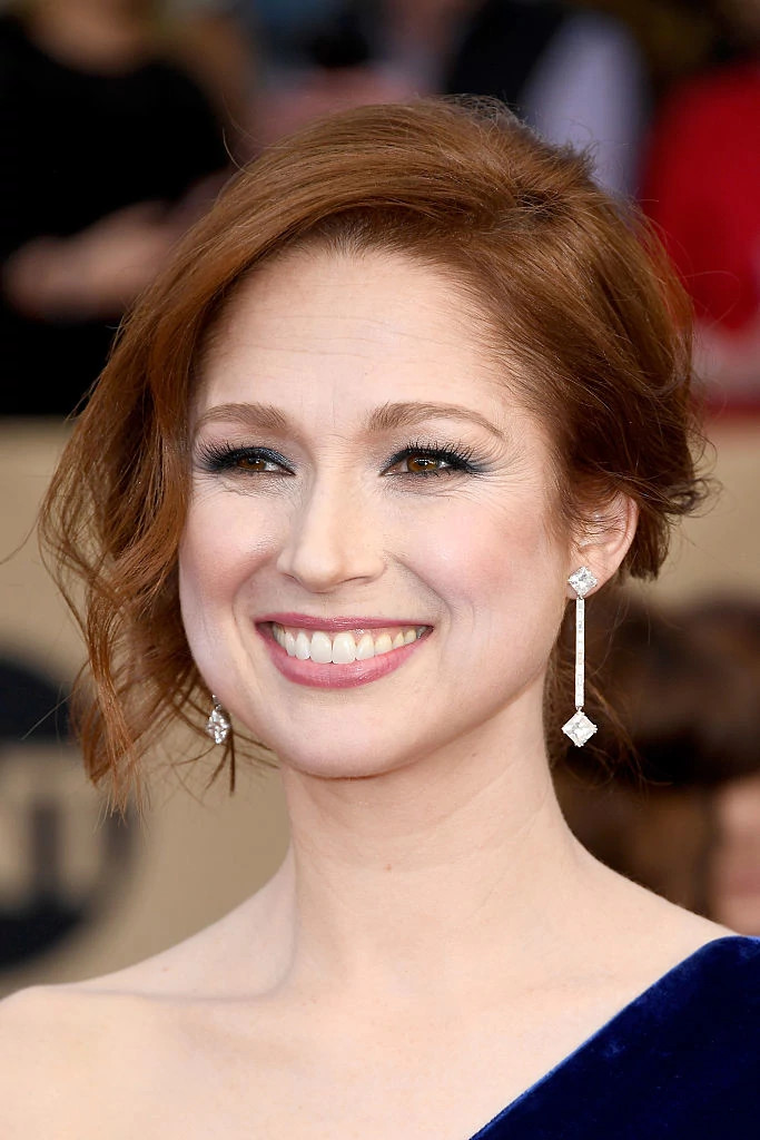 艾丽·坎伯尔 (Ellie Kemper) 