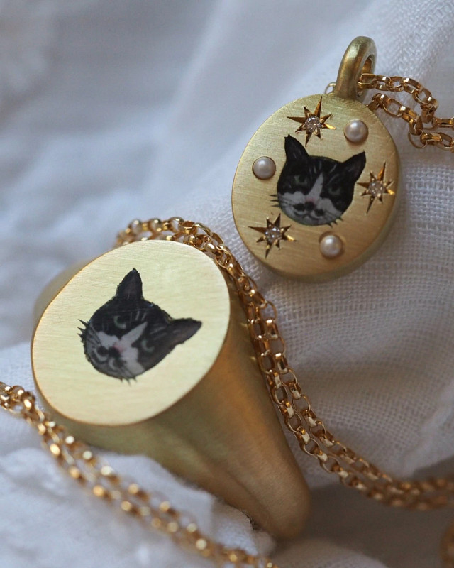 高级珠宝品牌Cece Jewellery定制的宠物肖像戒指和吊坠