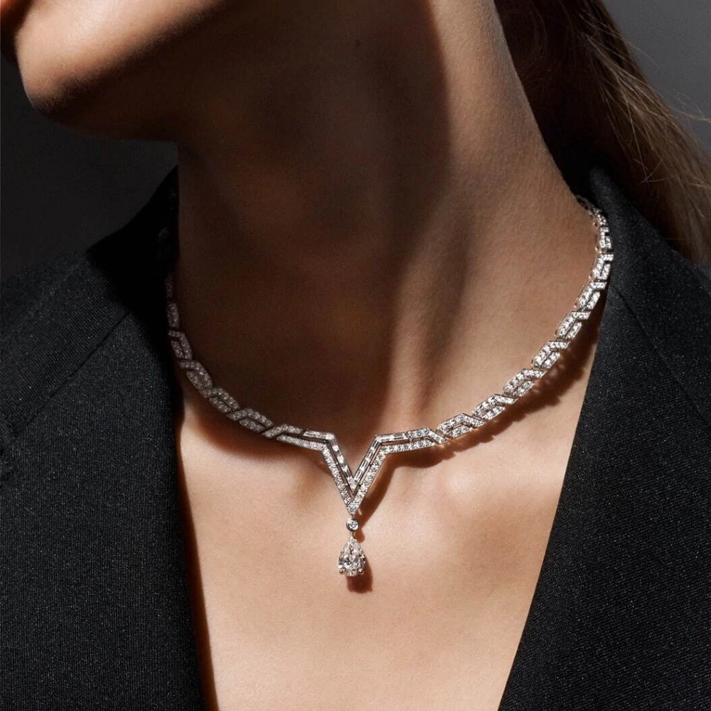 Louis Vuitton「Pure V」系列白金项链