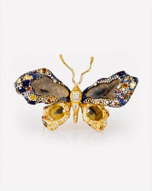皇家蝴蝶 (Royal Butterfly) 胸针的正反面